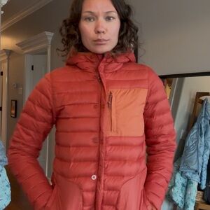 Beautiful BURTON Red Puffer Jacket-Very Warm! XS